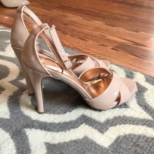 Nude Heels 👠👠👠